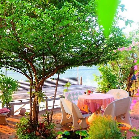 Bed and Breakfast Loy Manee House Аюттхая Экстерьер фото