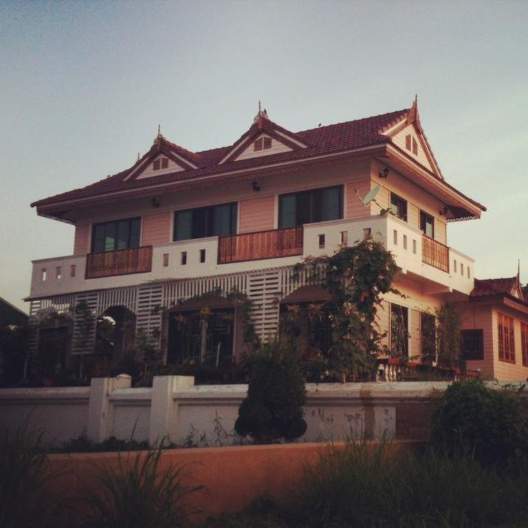 Bed and Breakfast Loy Manee House Аюттхая Экстерьер фото