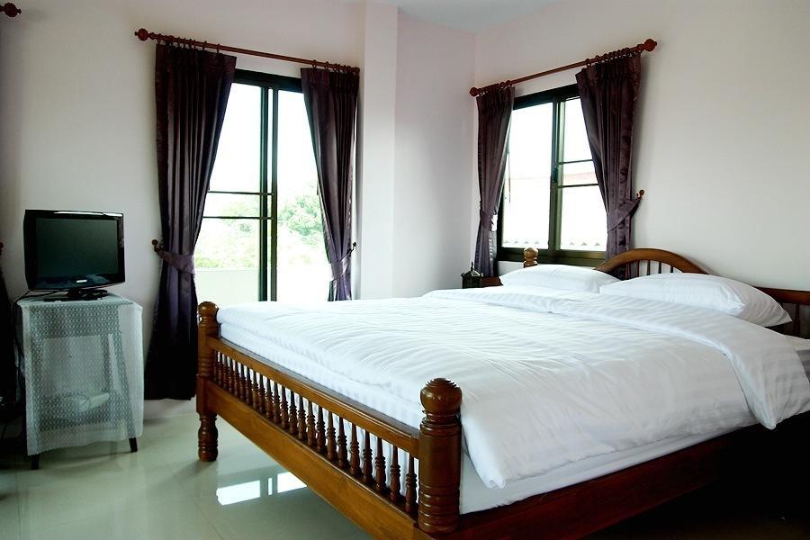 Bed and Breakfast Loy Manee House Аюттхая Номер фото