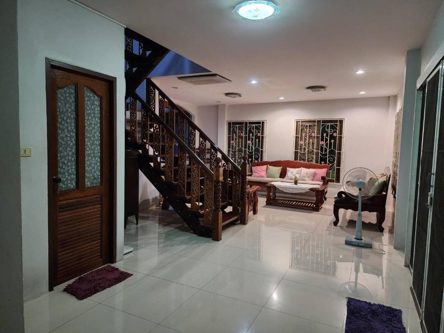 Bed and Breakfast Loy Manee House Аюттхая Экстерьер фото