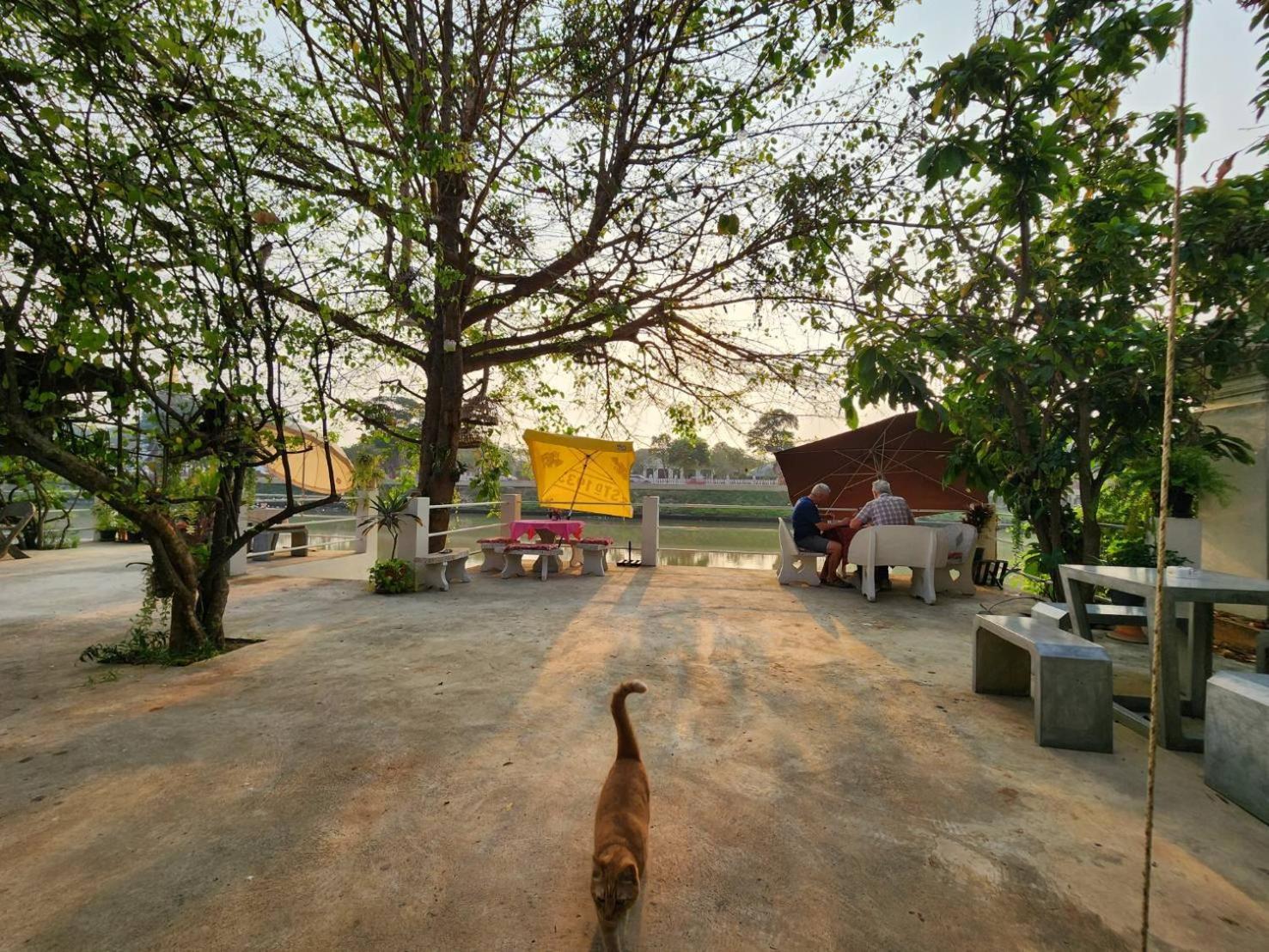 Bed and Breakfast Loy Manee House Аюттхая Экстерьер фото